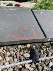Roofcor zlokalizował brak klina i niedogrzana papa na zakładzie
